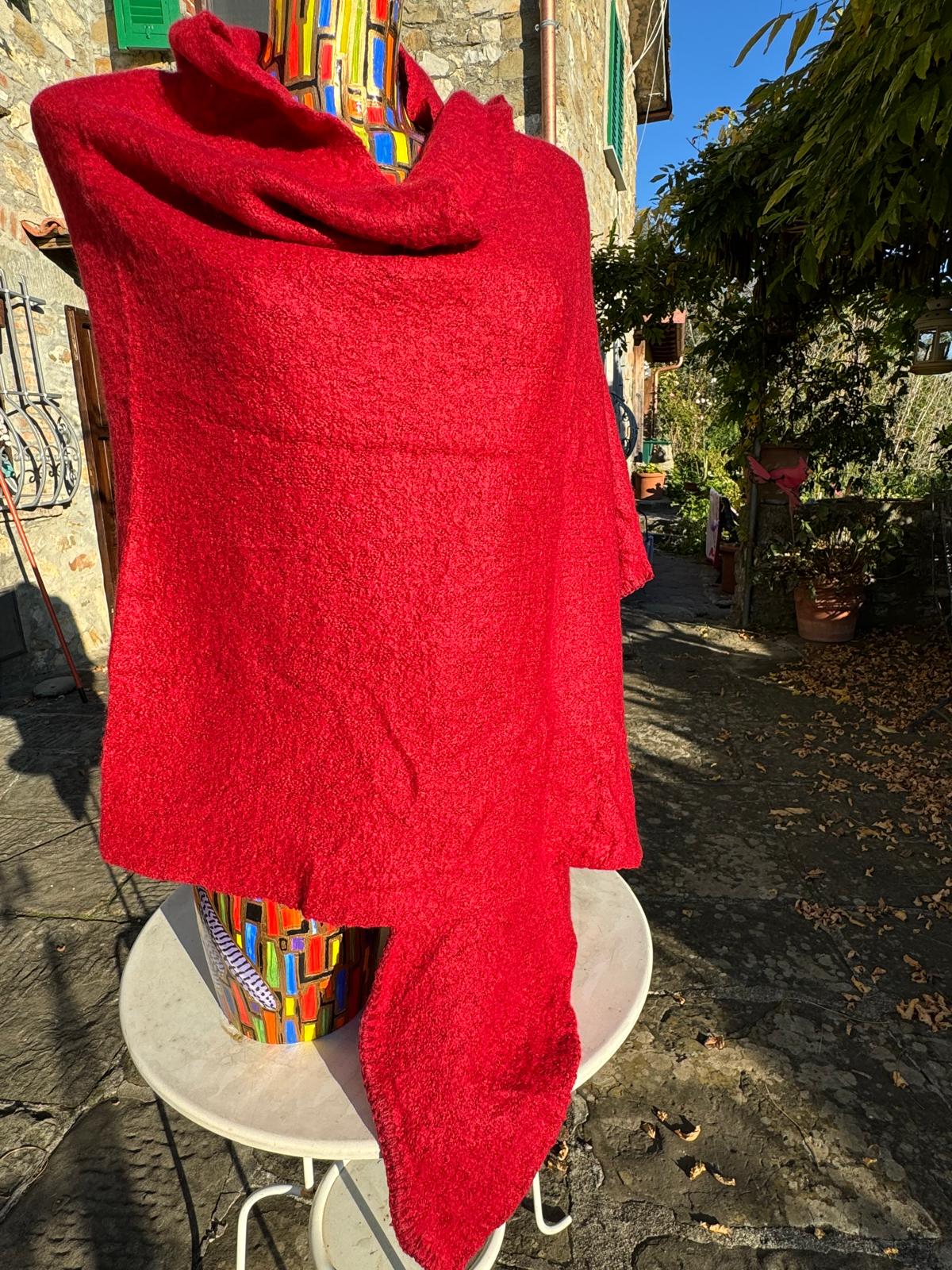 Elegant French Wool Shawl – Ultra-Soft and Lightweight Winter Wrap