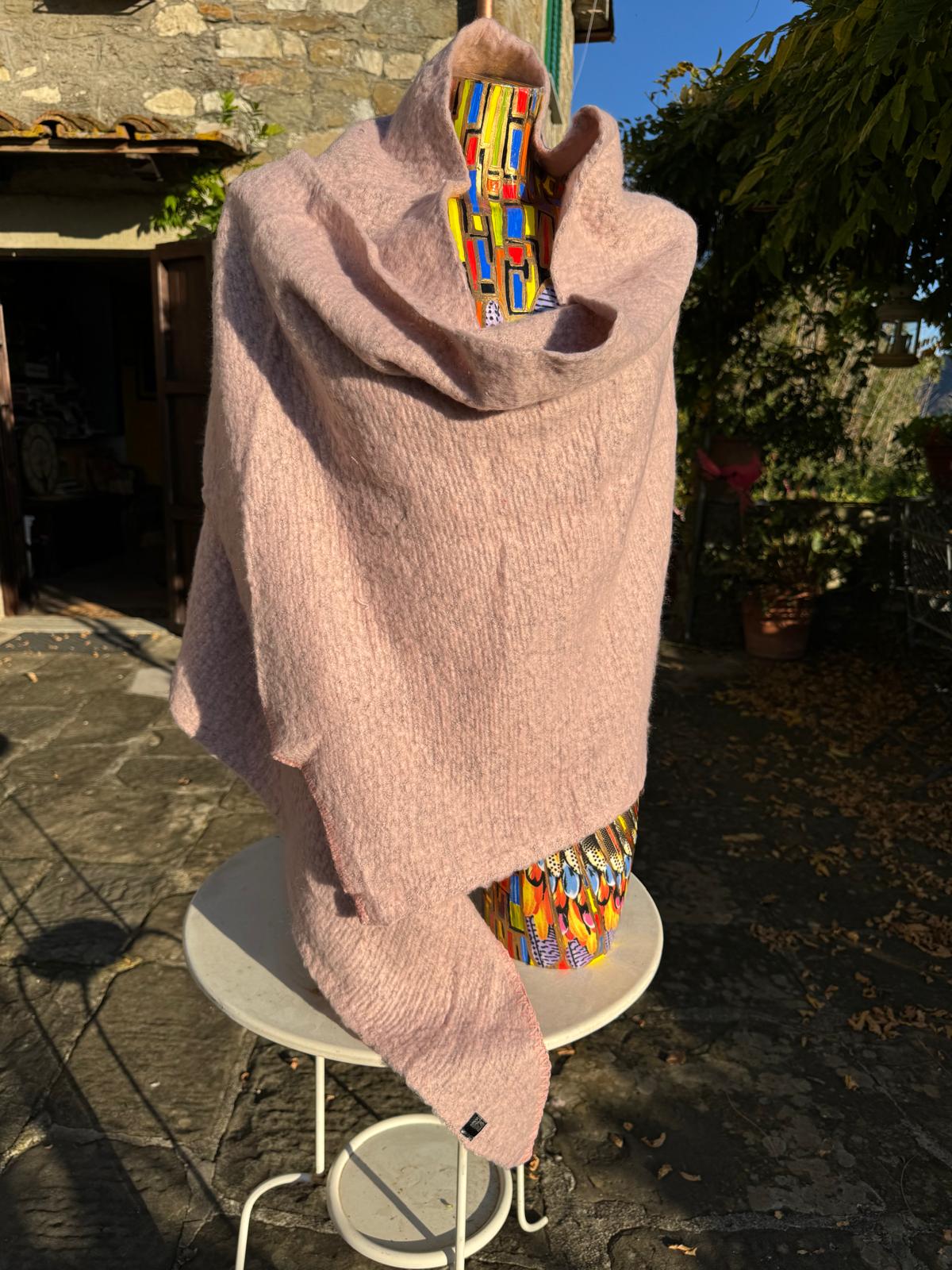 Elegant French Wool Shawl – Ultra-Soft and Lightweight Winter Wrap