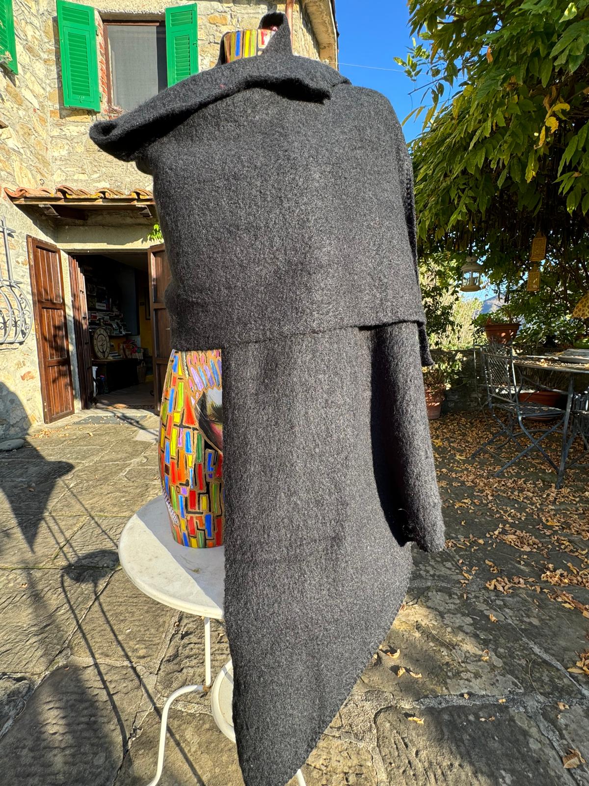 Elegant French Wool Shawl – Ultra-Soft and Lightweight Winter Wrap