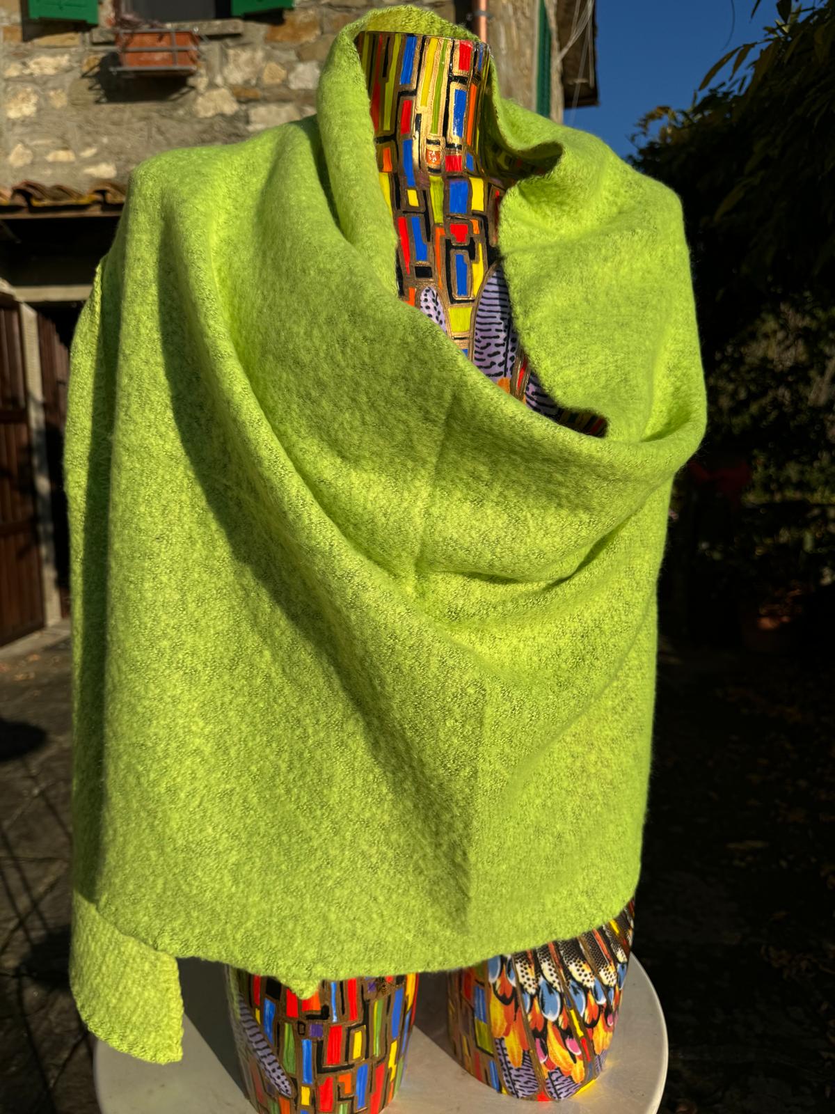 Elegant French Wool Shawl – Ultra-Soft and Lightweight Winter Wrap