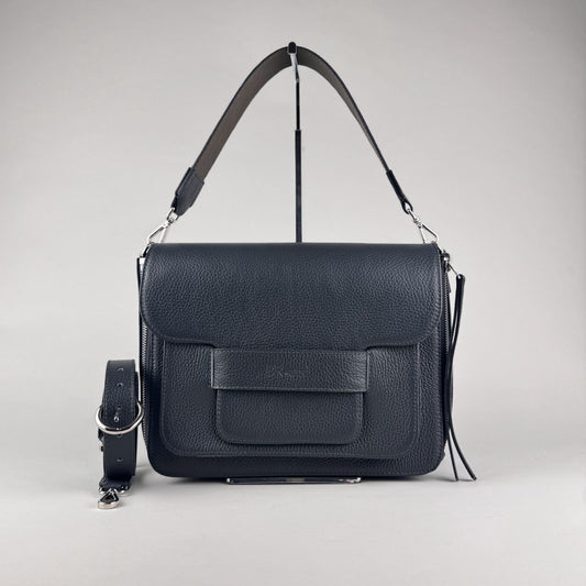 Nina Muschio – A Stunning, Reversible Classic