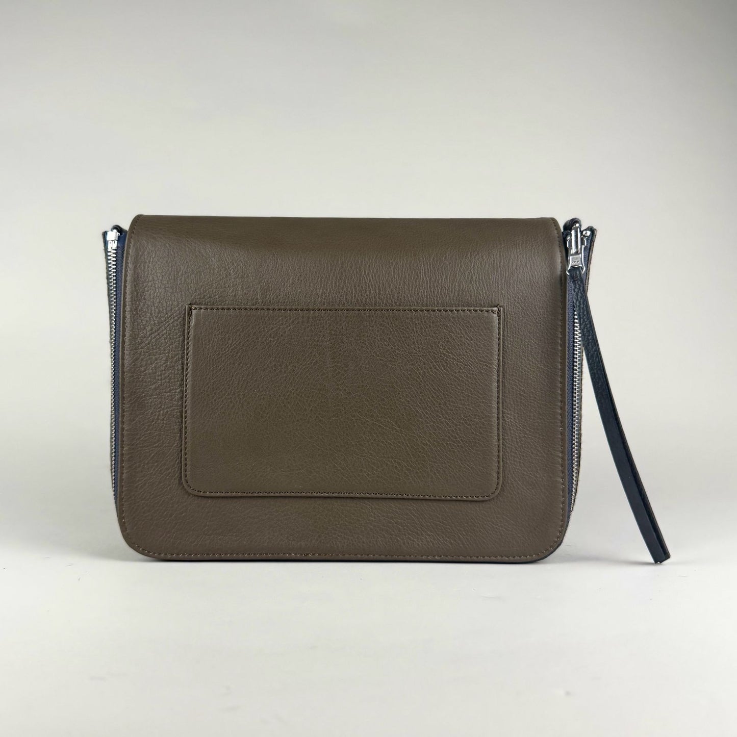 Nina Muschio – A Stunning, Reversible Classic
