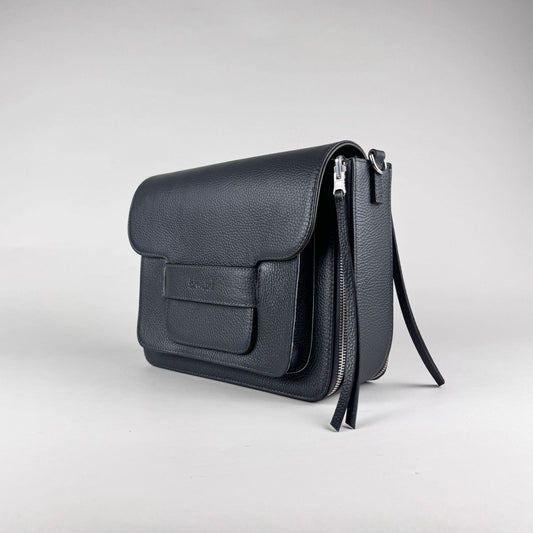Nina Muschio – A Stunning, Reversible Classic