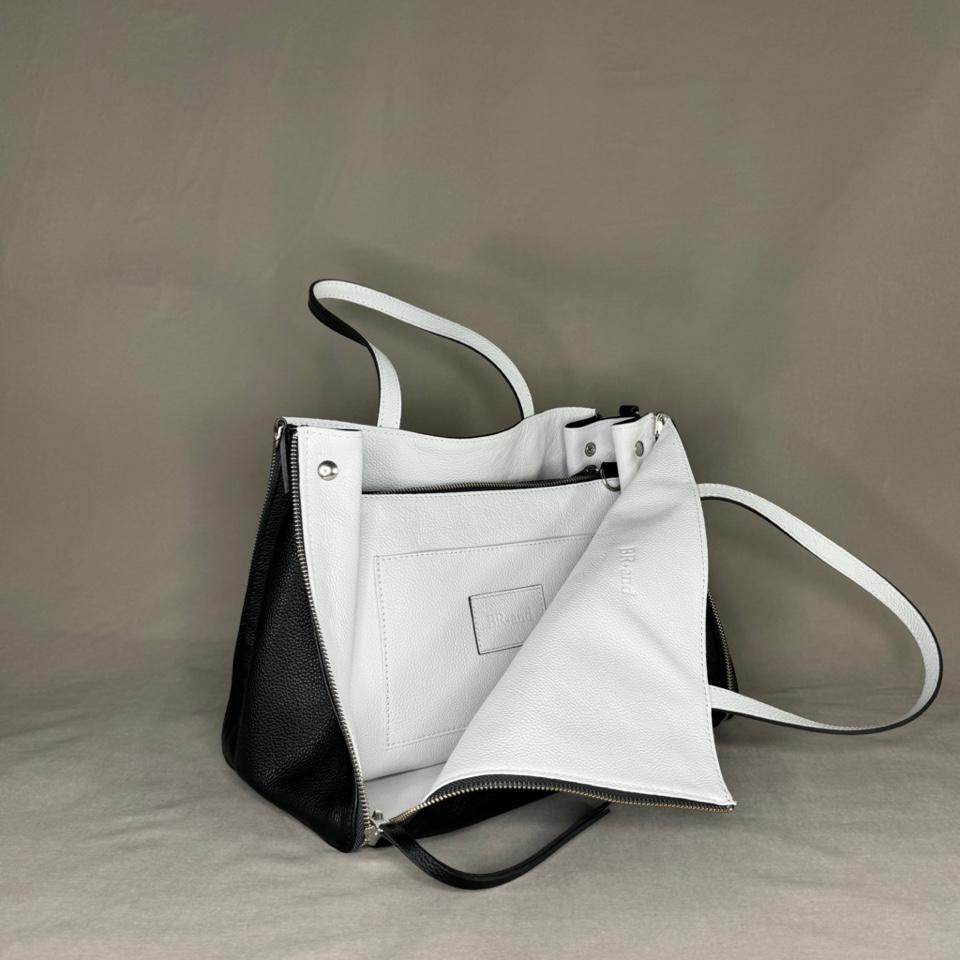 Alpha Milano Reversible Leather Shopper – Luxury & Versatility