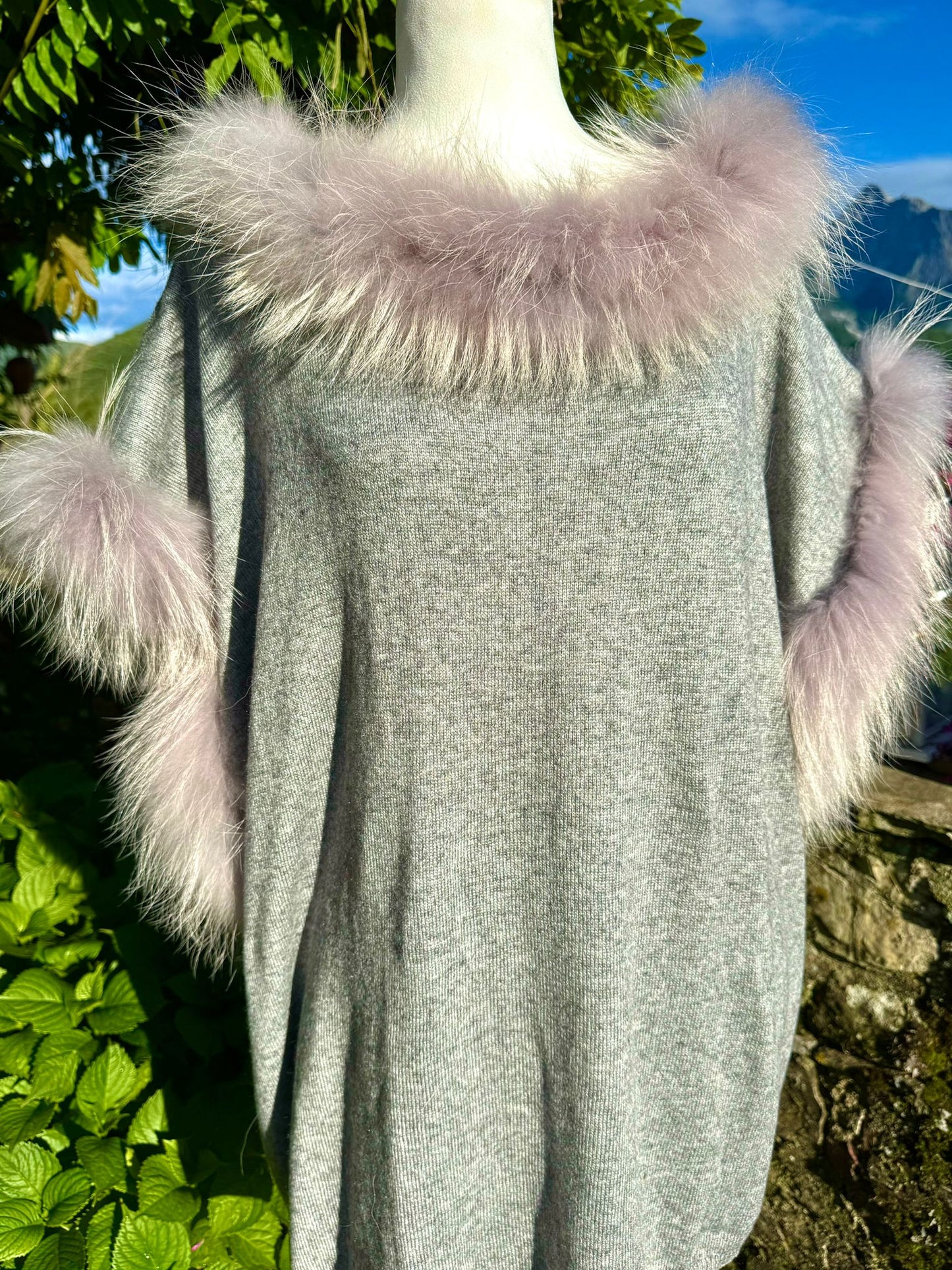 Super Soft Wool Cashmere Poncho Style Tops with Real Fur Trim