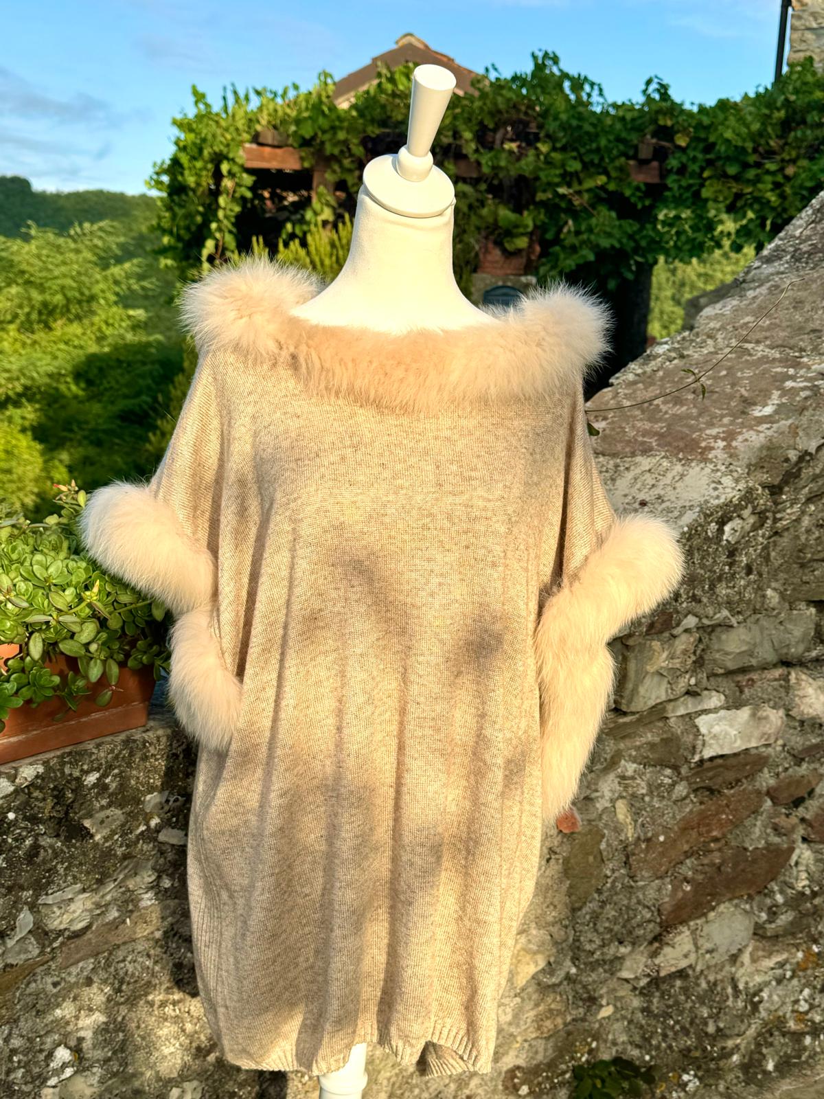 Super Soft Wool Cashmere Poncho Style Tops with Real Fur Trim